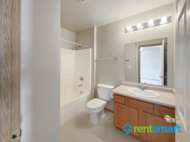 Pet Friendly 2 bed 2 bath Condo property image