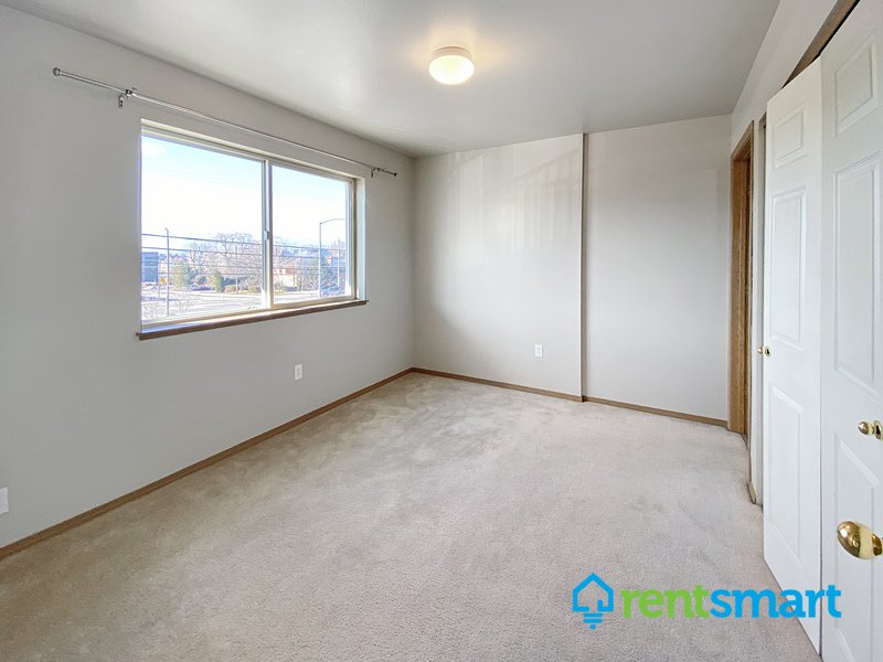 Pet Friendly 2 bed 2 bath Condo property image