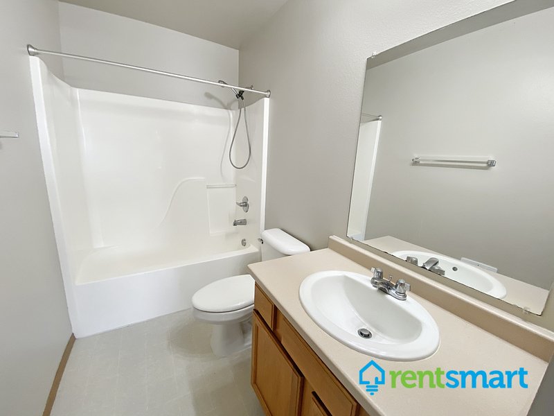 Pet Friendly 2 bed 2 bath Condo property image