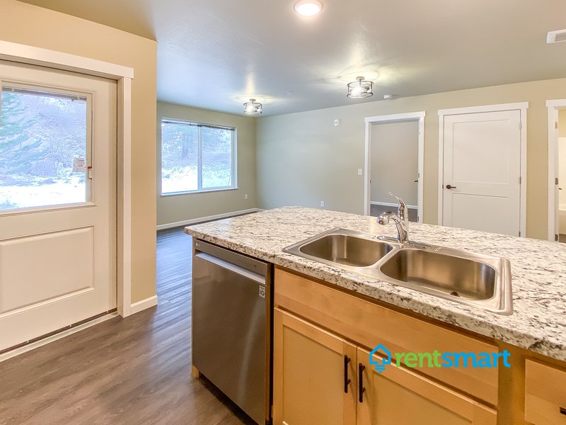 Luxury one bedroom apartment - The Grizzly Den Floorplan property image