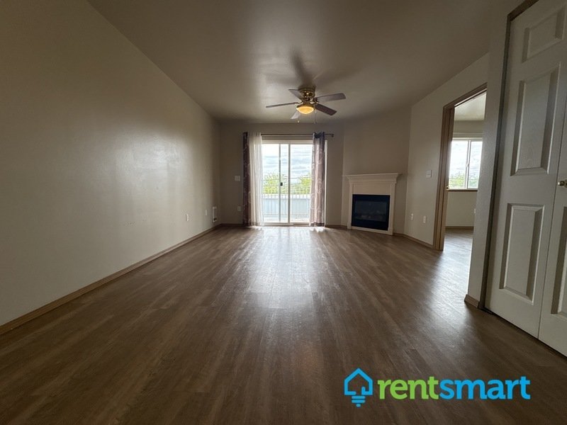 Pet Friendly 2 bed 2 bath Condo property image