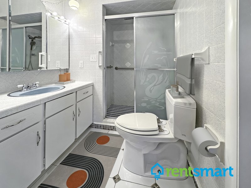 One of a kind single family home - pet friendly property image
