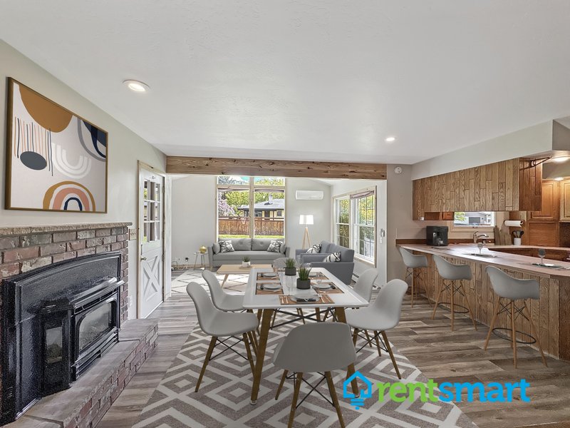 One of a kind single family home - pet friendly property image