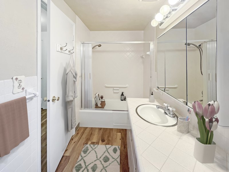 One of a kind single family home - pet friendly property image