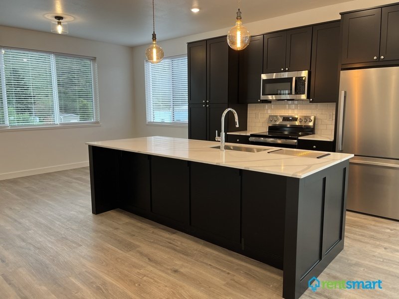 Sophisticated Modern Living Starts Here property image