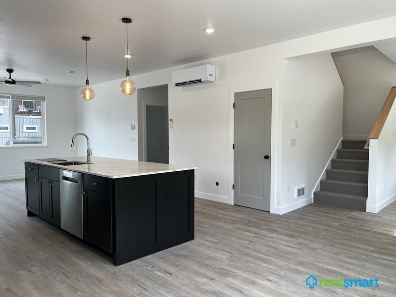 Sophisticated Modern Living Starts Here property image