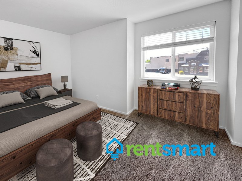 Upper Level Luxury Apartment - Garage! Deck! AC! property image