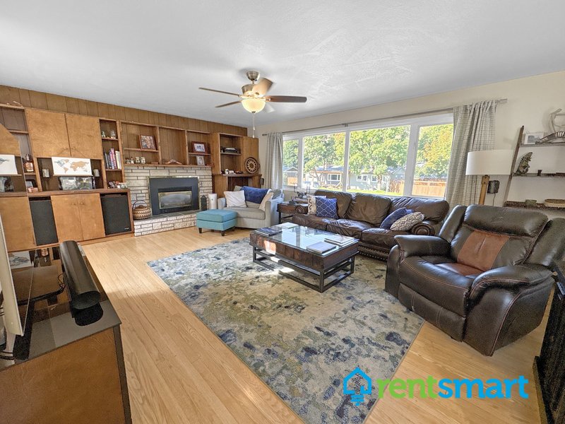 Spacious Rattlesnake Home - Pet friendly property image