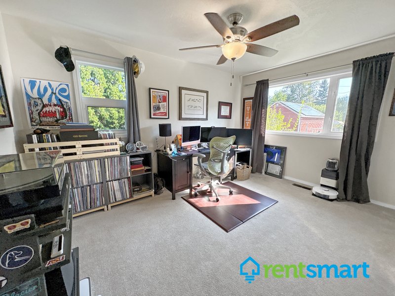 Spacious Rattlesnake Home - Pet friendly property image