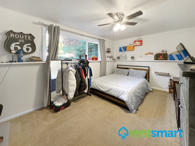 Spacious Rattlesnake Home - Pet friendly property image