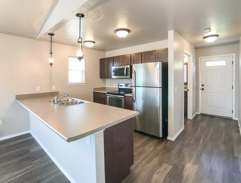 Gorgeous 2 bedroom, garage, AC, patio property image